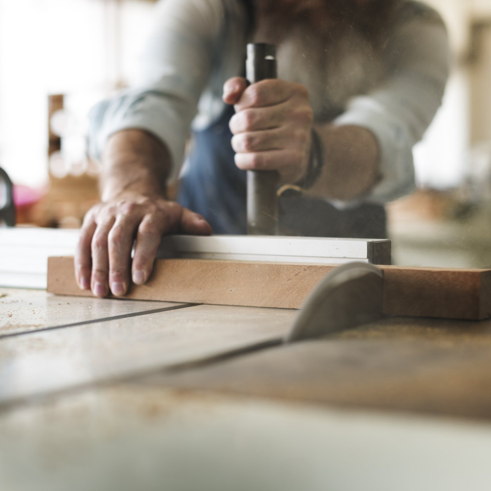 carpenter-craftsman-handicraft-wooden-workshop-con-2025-02-10-00-30-34-utc